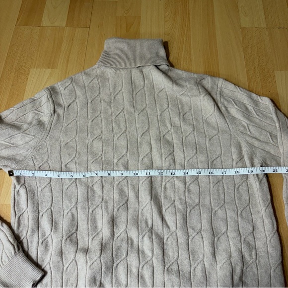 Saks Fifth Avenue Cashmere Beige Cable Knit Turtleneck Sweater Medium - Picture 7 of 8